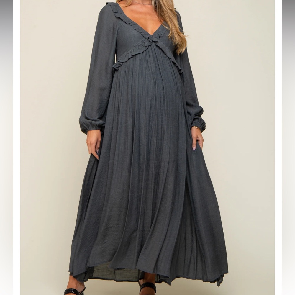 NWOT Pink Blush Ruffle Maternity Dress in Charcoal